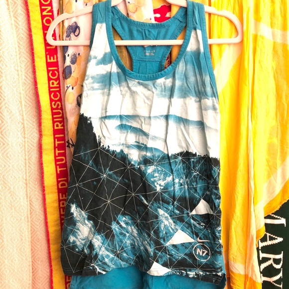 Nike N7 2014 Collection Graphic Workout Tank - Picture 3 of 4